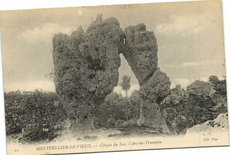 Carte postale ancienne Montpellier-le-Vieux - Cirque du Lac l'Arc-de-Triomphe