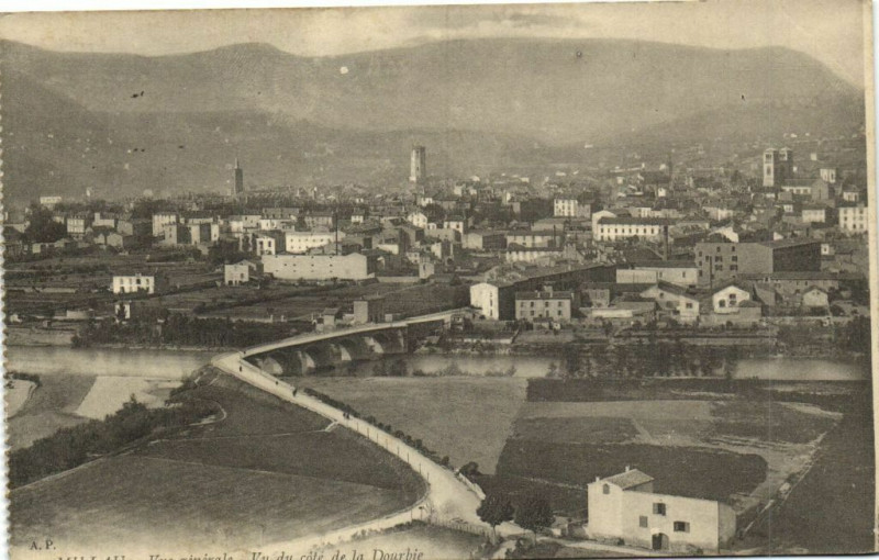 Carte postale ancienne Millau - Vue générale à Millau