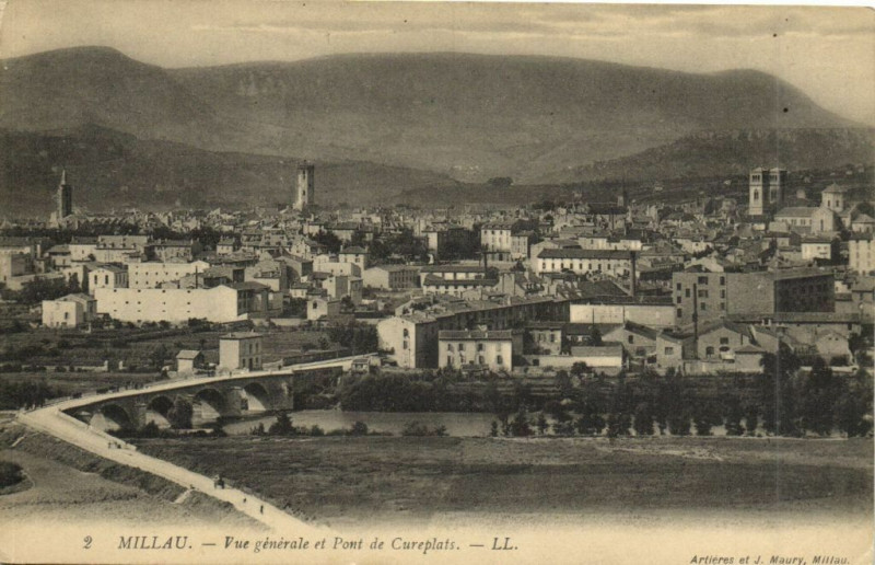 Carte postale ancienne Millau - Vue générale et Pont de Curreplats à Millau