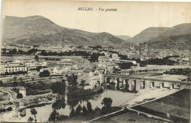 Carte postale ancienne Millau - Vue générale à Millau