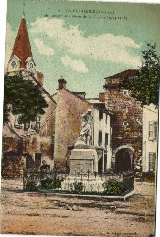 Carte postale ancienne La Cavalerie - Monument aux Mort de la Guerre (1914-1918) à La Cavalerie