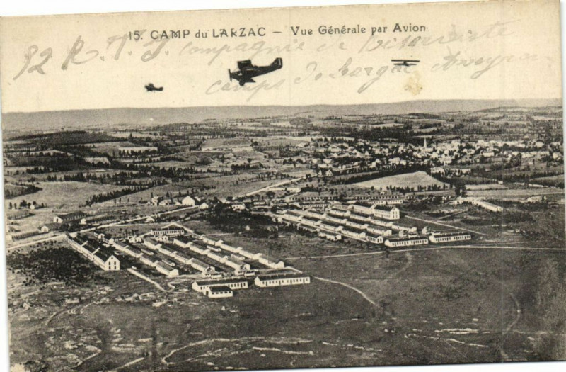 Carte postale ancienne Camp du Larzac - Vue générale par Avion