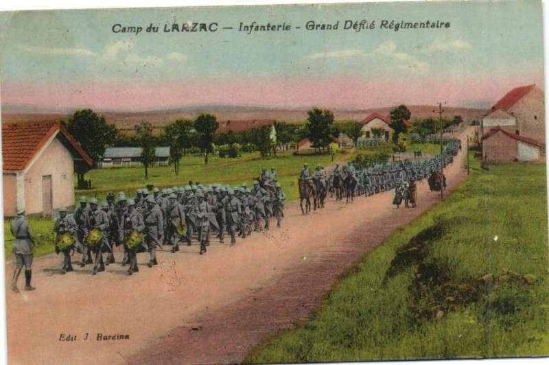 Carte postale ancienne Camp du Larzac - Infanterie