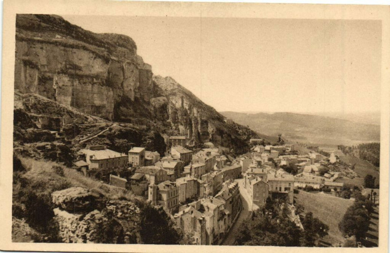 Carte postale ancienne Roquefort - Vue générale prise de la Roche Percée
