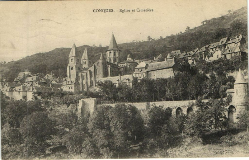 Carte postale ancienne Conques Eglise et Cimetiére