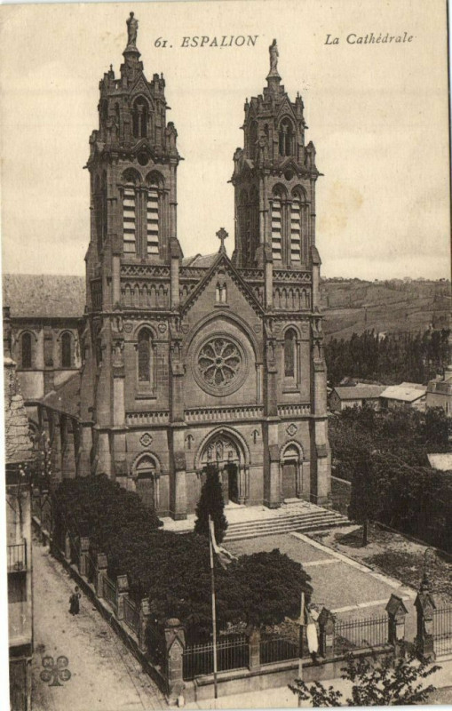 Carte postale ancienne Espalion - La Cathédrale à Espalion
