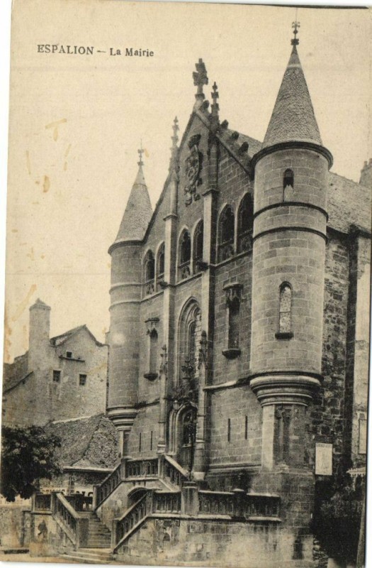 Carte postale ancienne Espalion - La Mairie à Espalion