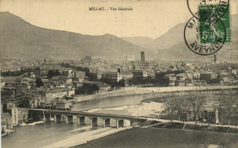 Carte postale ancienne Millau - Vue générale à Millau
