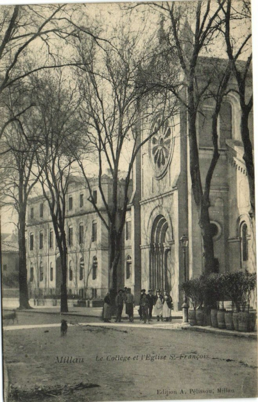 Carte postale ancienne Millau - Le Collége et l'Eglise St.-Francois à Millau