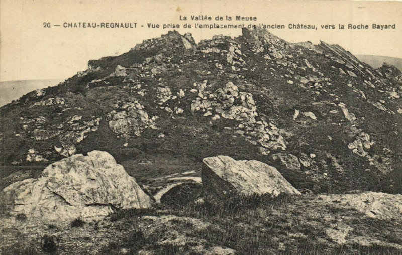 Carte postale ancienne La Vallée de la Maeuse Chateau-Regnault-Vue prise de l'empacement