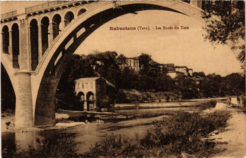 Carte postale ancienne Rabastens Les Bords du Tarn à Rabastens