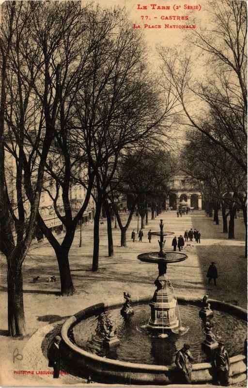Carte postale ancienne Castres La Place Nationale à Castres