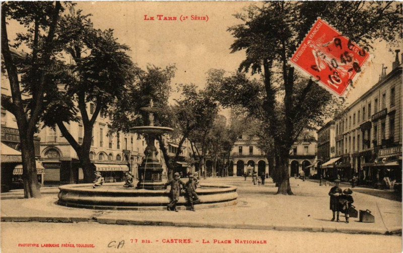 Carte postale ancienne Castres La Place Nationale à Castres