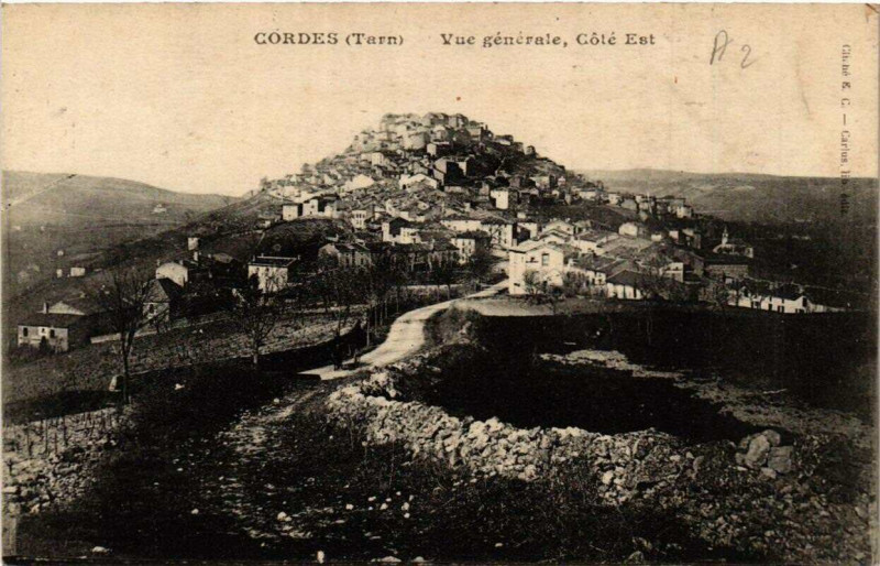 Carte postale ancienne Cordes Vue générale, coté Est