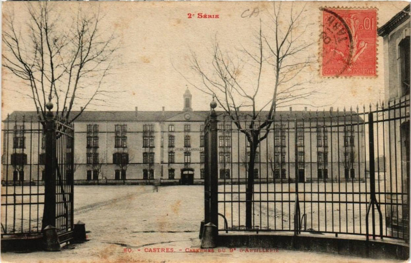 Carte postale ancienne Castres Casernes du 9e d'Artillerie à Castres