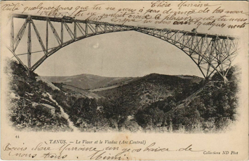 Carte postale ancienne Tanus Le Viaur et le Viaduc - Arc Central à Tanus
