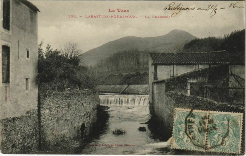 Carte postale ancienne Labastide-Rouairoux La Chaussee à Labastide-Rouairoux