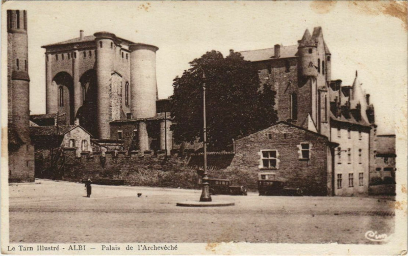 Carte postale ancienne Albi Palais de l'Archeveche à Albi