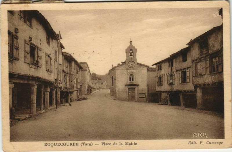 Carte postale ancienne Roquecourbe Place de la Mairie à Roquecourbe