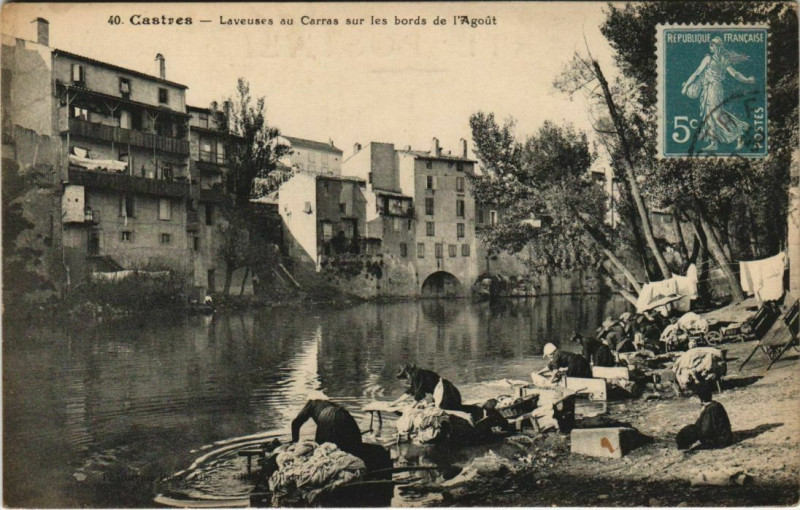 Carte postale ancienne Castres Laveuses au Carras sur les Bords de l'Agout à Castres