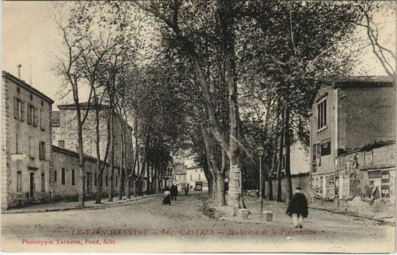 Carte postale ancienne Castres Boulevard de la Presentation à Castres