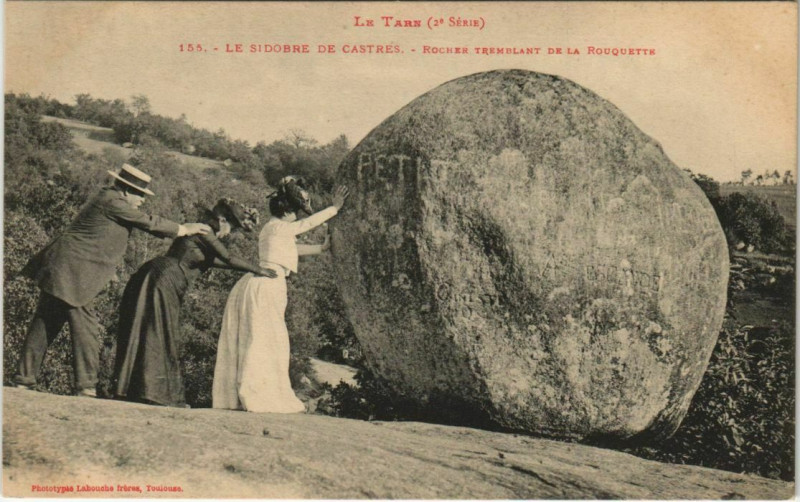 Carte postale ancienne Castres Le Sidobre - Rocher Tremblant de la Rouquette à Castres