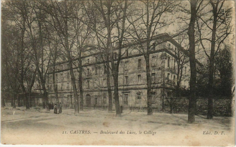 Carte postale ancienne Castres Boulevard des Lices - Le College à Castres