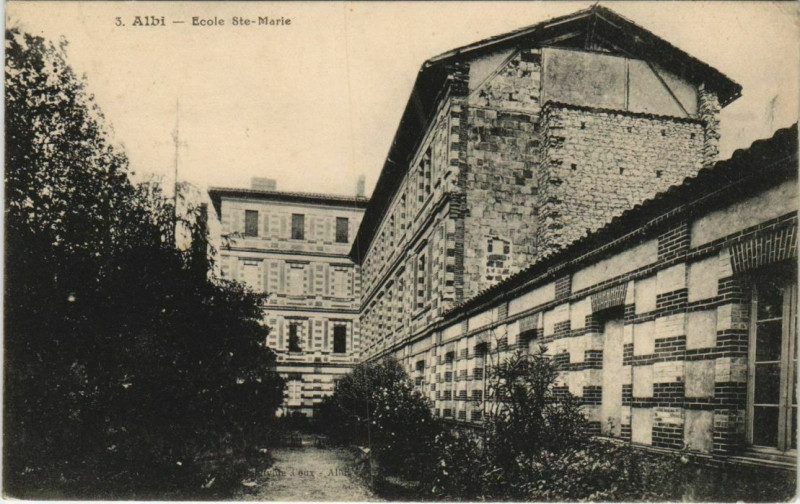 Carte postale ancienne Albi Ecole Sainte-Marie à Albi