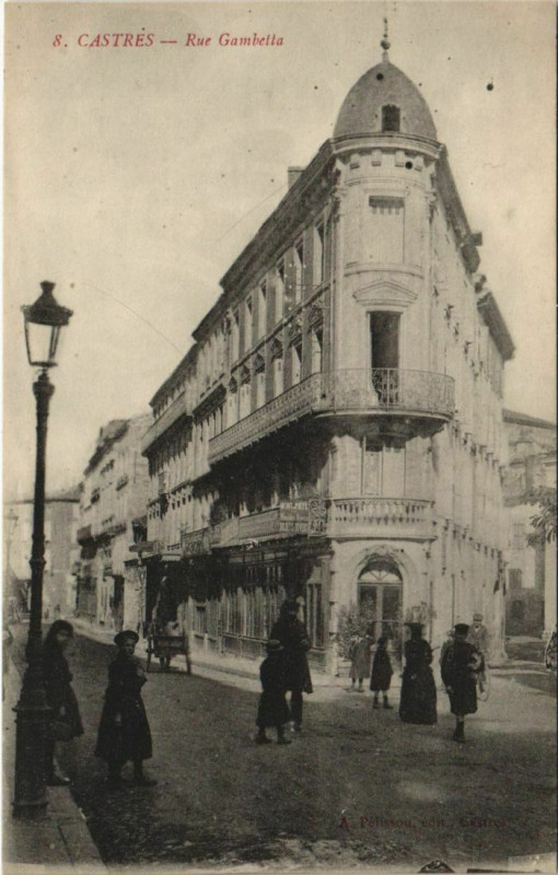 Carte postale ancienne Castres Rue Gambetta à Castres