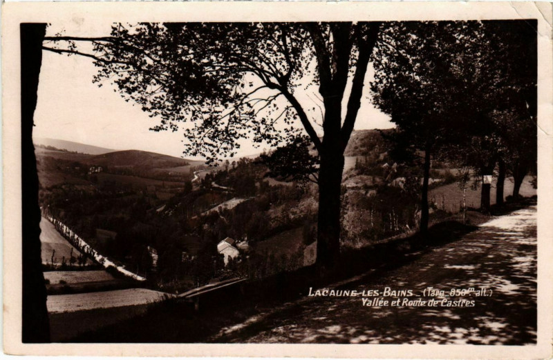 Carte postale ancienne Lacaune-les-Bains Vallee et Route de Castres France à Castres