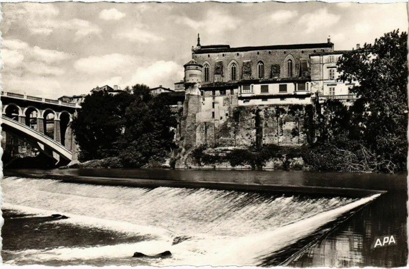 Carte postale ancienne Gaillac Eglise Saint-Michel France à Gaillac
