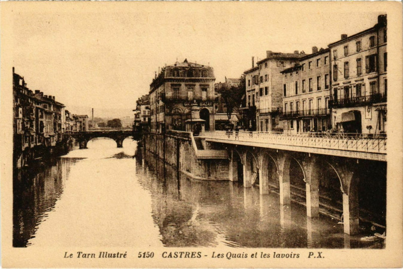 Carte postale ancienne Castres Les Quais et les lavoirs France à Castres