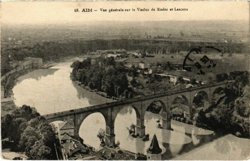 Carte postale ancienne Albi Vue Generale s le Viaduc France à Albi