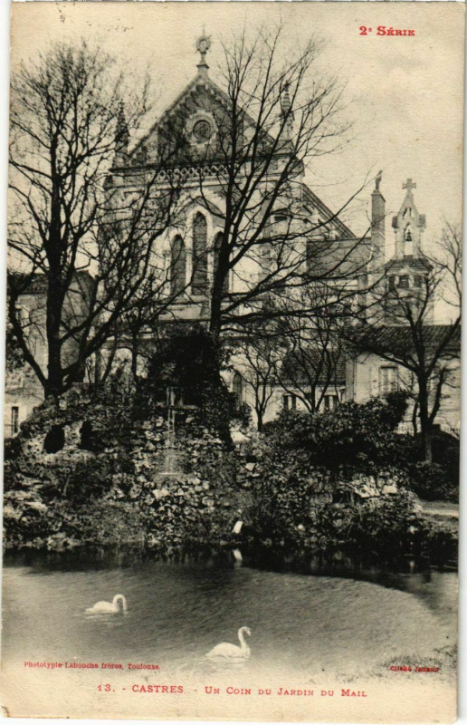 Carte postale ancienne Castres Un Coin du Jardin du Mail France à Castres
