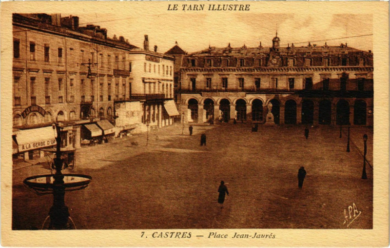 Carte postale ancienne Castres Place Jean-Jaures France à Castres