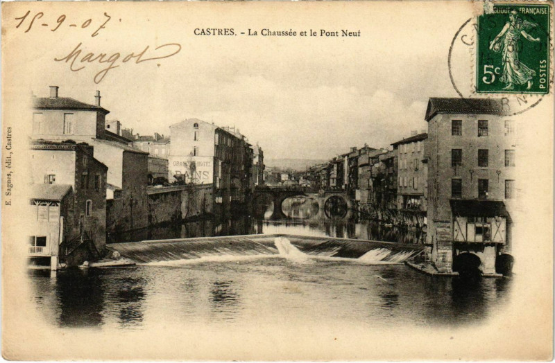 Carte postale ancienne Castres La Chaussee et le Pont Neuf France à Castres