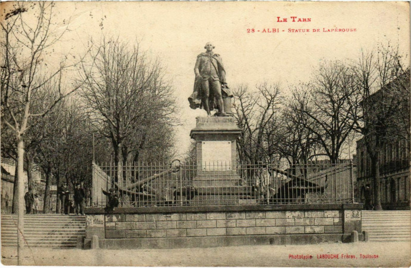 Carte postale ancienne Albi Statue de Laperouse France à Albi