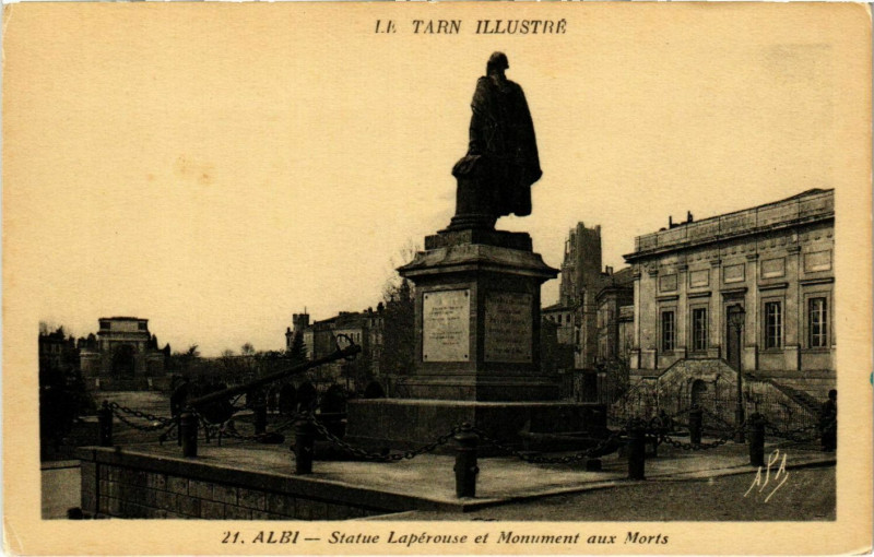 Carte postale ancienne Albi Statue Laperouse et Monument aux Morts France à Albi