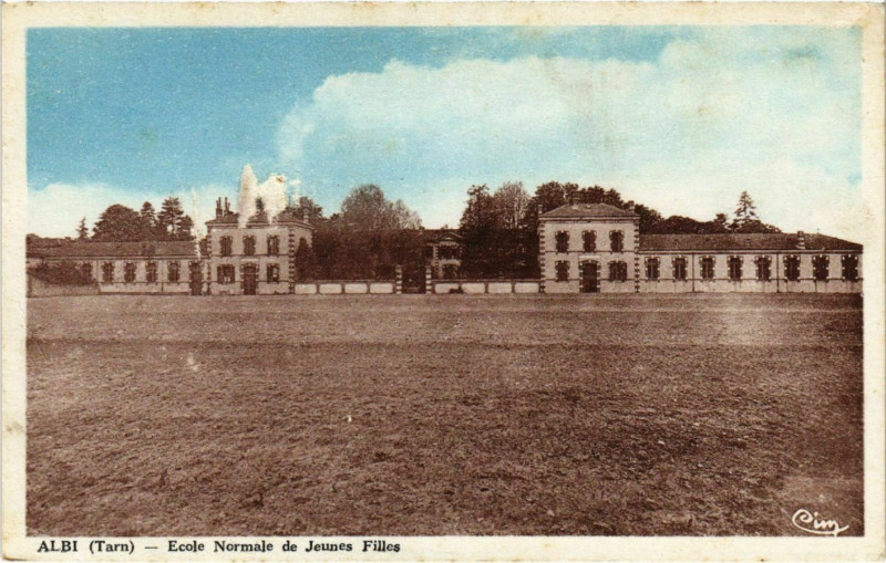 Carte postale ancienne Albi Ecole Normale de Jeunes Filles France à Albi