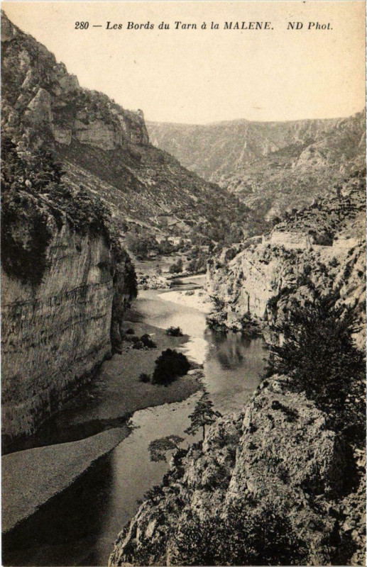 Carte postale ancienne Les Bords du Tarn a la Malene