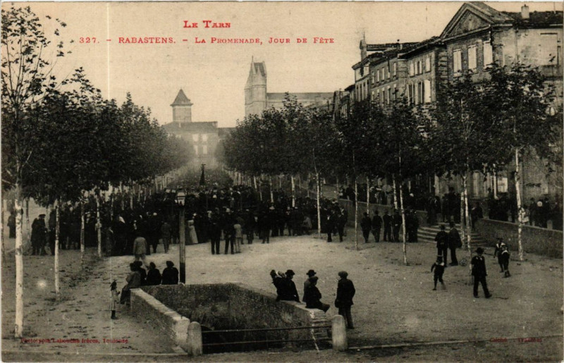 Carte postale ancienne Rabastens - La Promenade à Rabastens
