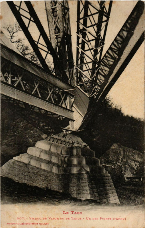 Carte postale ancienne Viaduc du Viaur ou de Tanus à Tanus