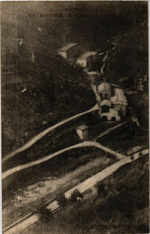 Carte postale ancienne Mazamet - Route des Usines à Mazamet