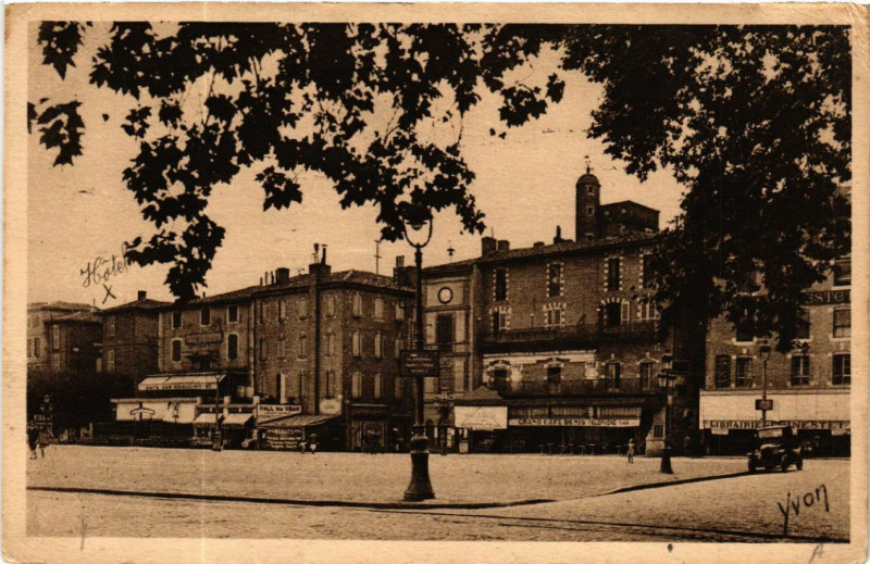 Carte postale ancienne Albi - Le plateau du Vigan à Albi