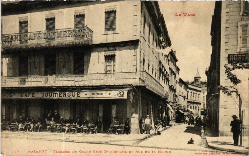 Carte postale ancienne Mazamet - Terrasse du Grand Café à Mazamet
