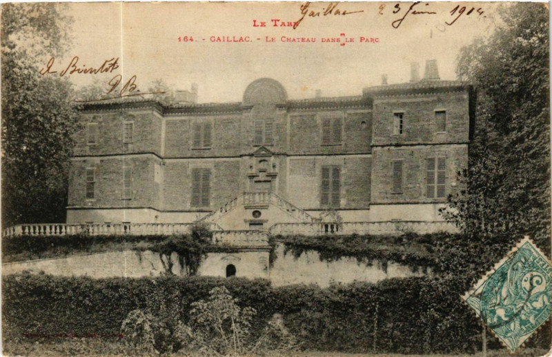 Carte postale ancienne Gaillac - Le Chateau dans le Parc à Gaillac