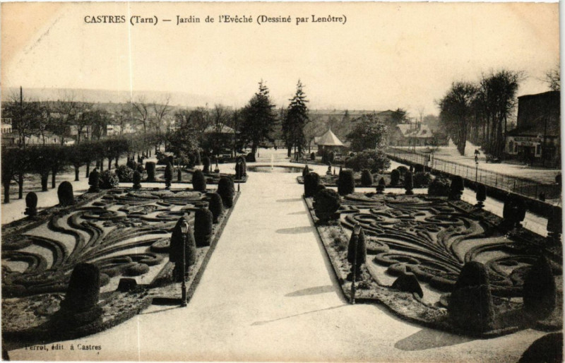 Carte postale ancienne Castres - Jardin de l'Eveche à Castres