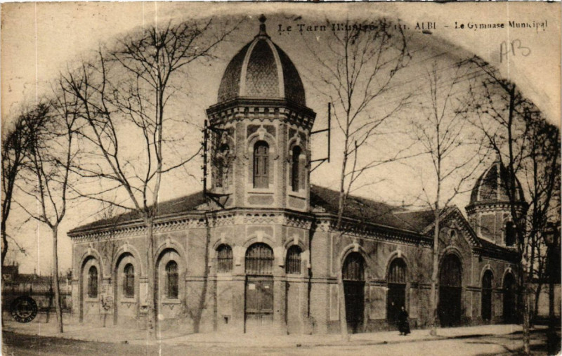 Carte postale ancienne Albi - Le Gymanse Municipal à Albi