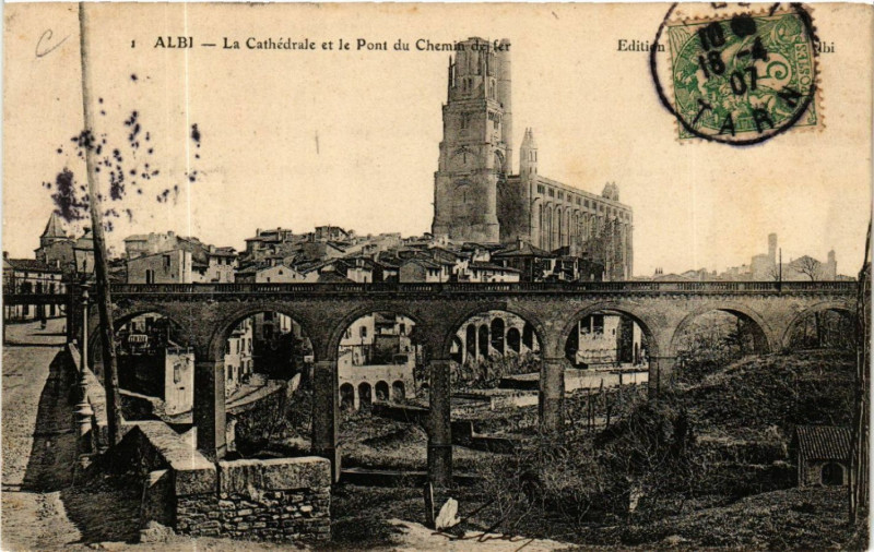 Carte postale ancienne Albi - La Cathédrale et le Pont du Chemin à Albi