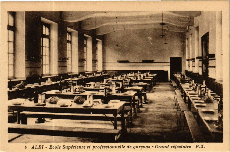Carte postale ancienne Albi - Ecole Superieure à Albi